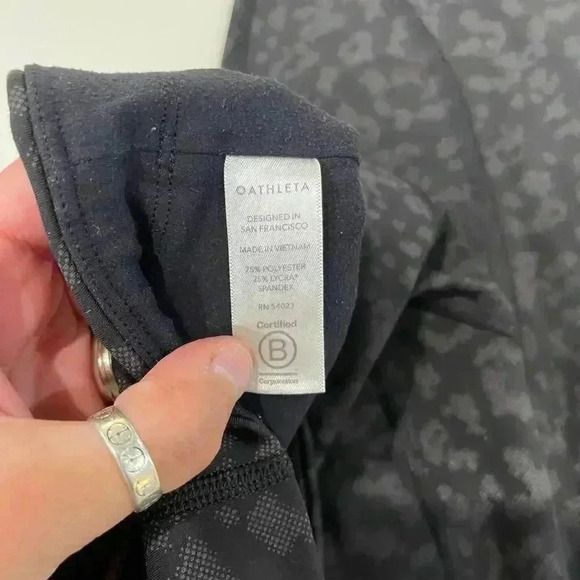 Athleta Rainier Reflective Leopard Activewear Tight Legging Womens Small Workout - Picture 6 of 8